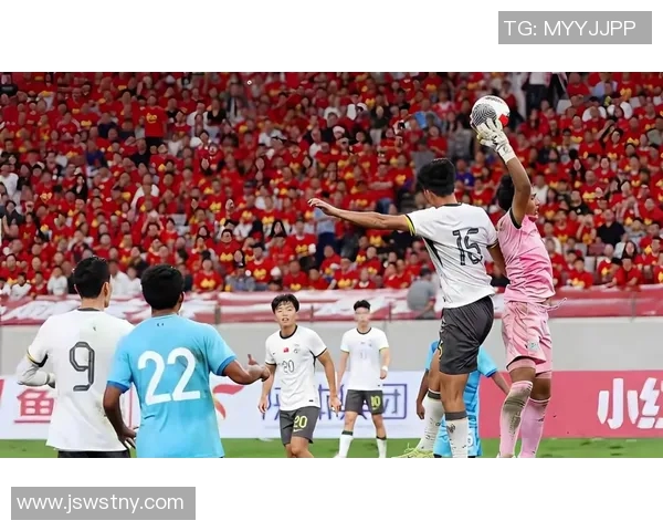 U23国足热身赛在万州举行球员们积极备战展现青春风采