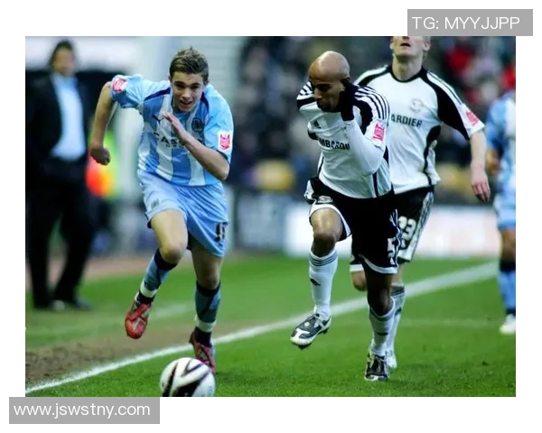 卷发足球明星的传奇之路与场上风采的完美结合